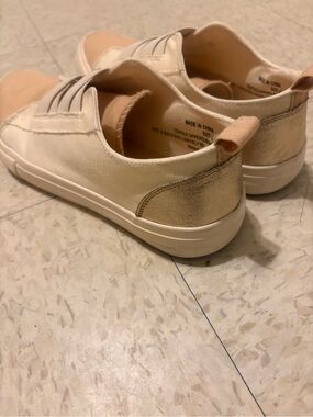 Serra Cream and Tan Slip-On Sneakers